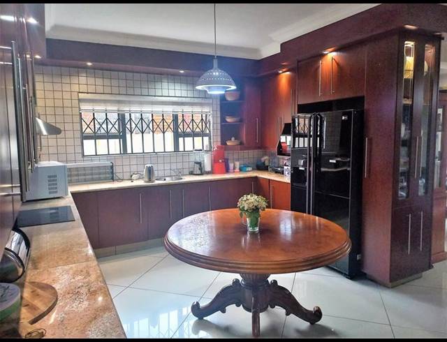 6 BEDROOM HOUSE FOR SALE IN KLIPPOORTJIE